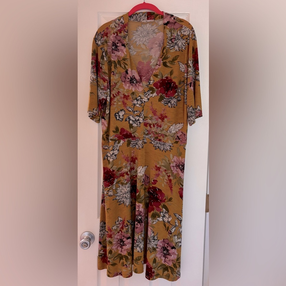 Gilli dress v-neck floral stretch 2X